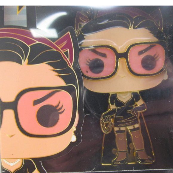 Funko Pop Enamel Pin Comics Bombshell 12 Catwoman New - Picture 3 of 9